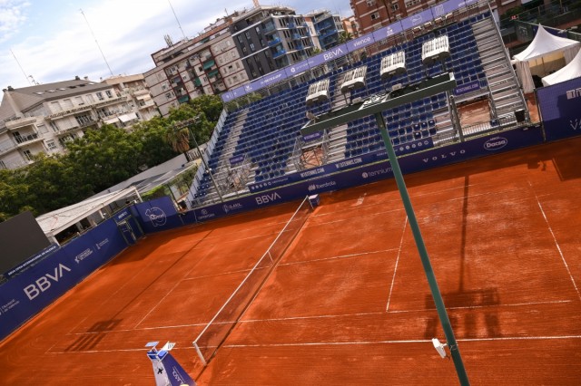 El Sporting Club de tenis se rehace tras las lluvias y permite reanudar el BBVA Open Internacional de Valencia