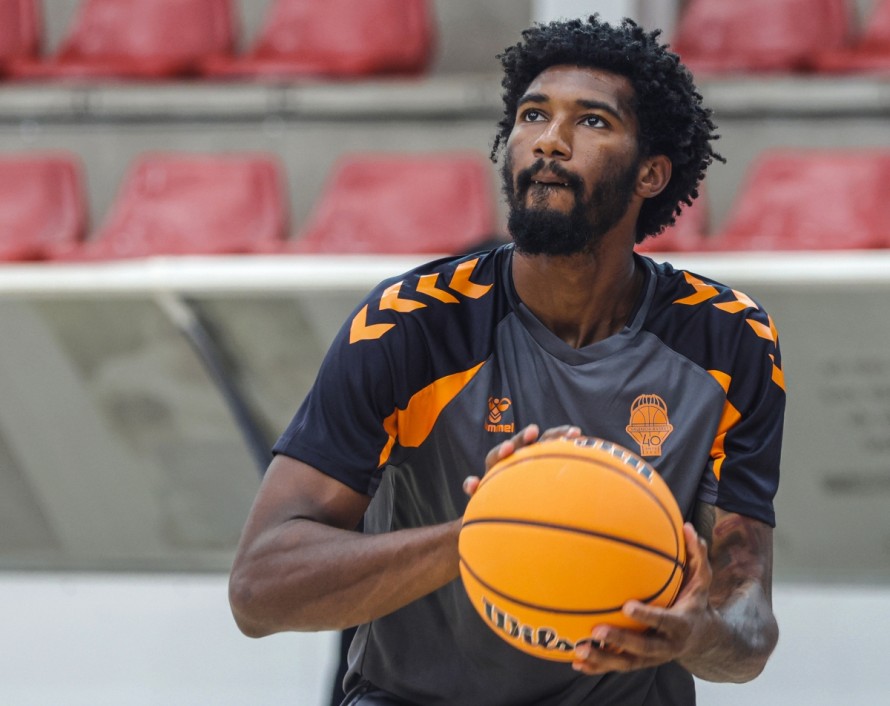 Armoni Brooks: “Solo pensamos en competir y en ganar al Barça”