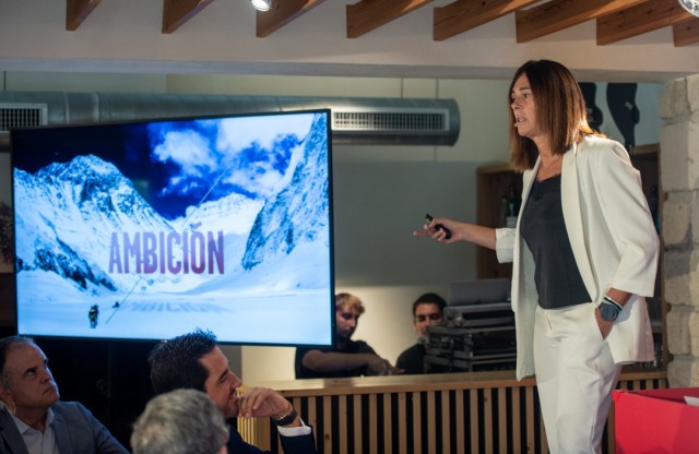 La conferencia de Edurne Pasaban en el Cámara Business Club, en imágenes