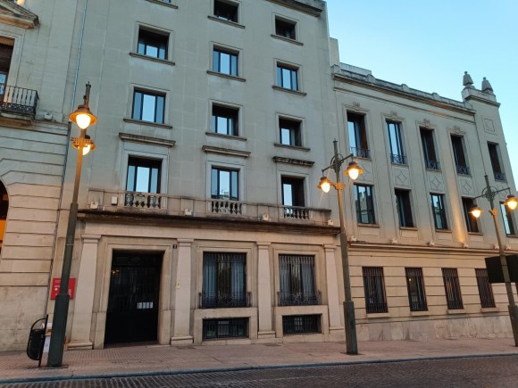Sanidad licita reformar la obsoleta climatización del centro de salud Plaça de Dins en Alcoy por 368.000€