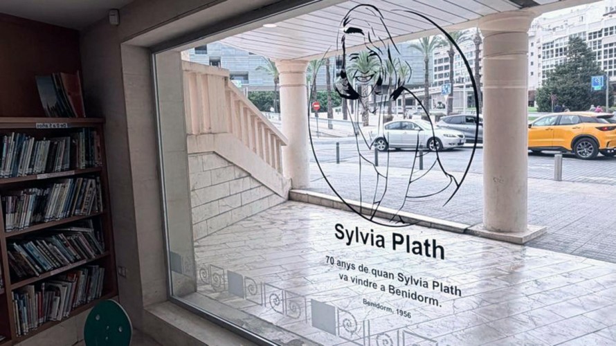 Benidorm programa una ruta para recorrer los lugares de la ciudad que inspiraron a Sylvia Plath