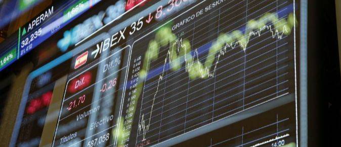 El Ibex 35 cede posiciones a media sesión y pone en juego los 9.000 puntos