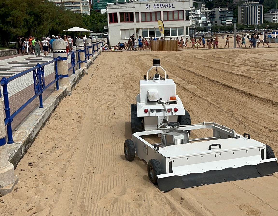 Robot de limpieza de playas de Umibots.