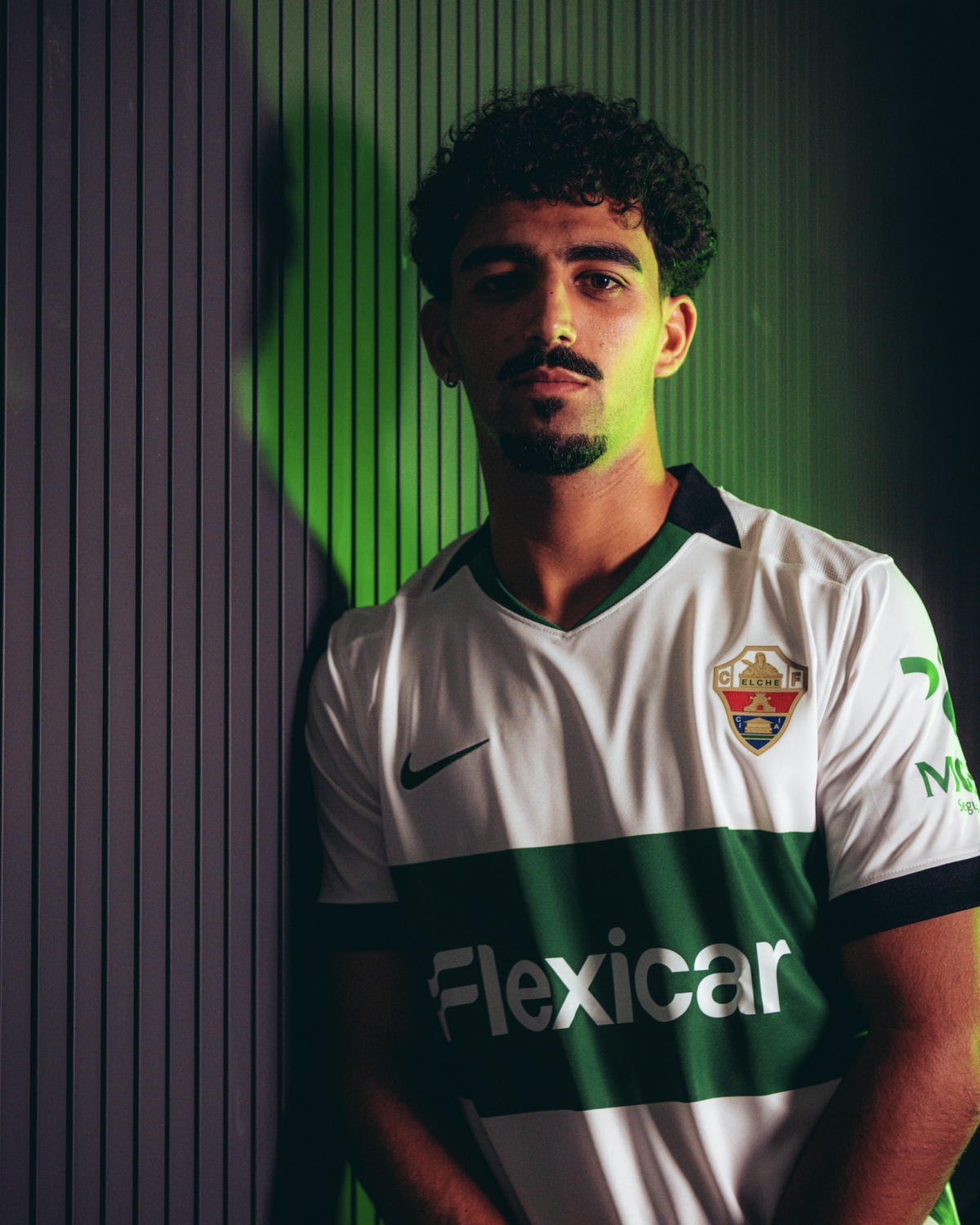 Roy Revivo con la elástica franjiverde