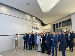 La UPV y la Generalitat abren la puerta a formación adaptada a Geely, el gigante automovilístico que llega a Almussafes