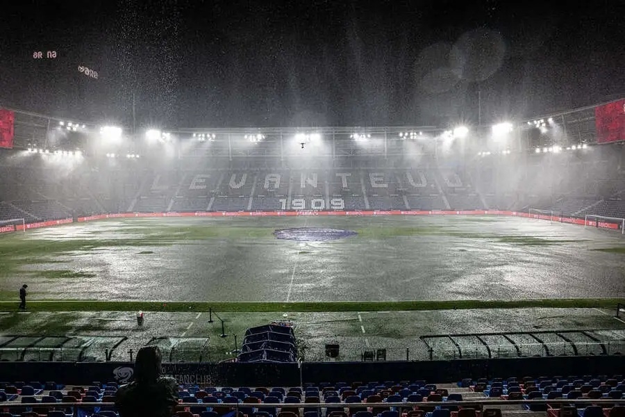 Imagen del estadio del Levante UD tras la lluvia.