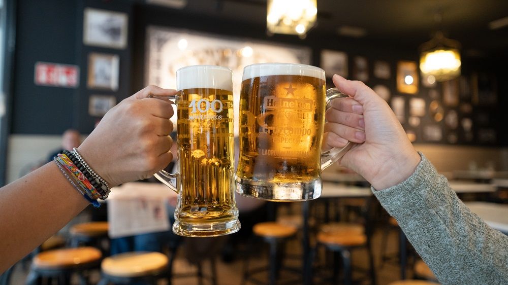 Restalia rompe la tendencia a la baja del consumo de cerveza en España y vende de media por local un 22,1% más
