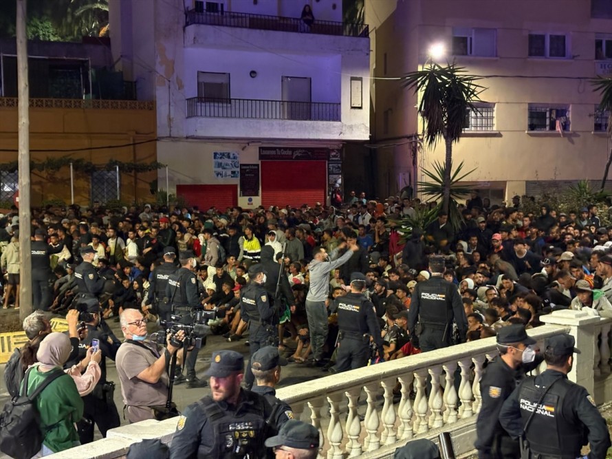 El Gobierno calcula que quedan en Ceuta unos 10.000 inmigrantes, más de 3.000 todavía en las calles