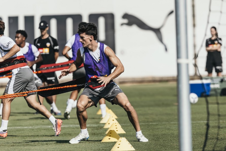 Guido, Gayà y Danjuma se reincorporan a los entrenamientos del Valencia