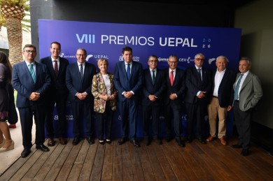 El empresariado alicantino presume de unidad en el homenaje de Uepal (y CEV) al histórico Miguel Baena