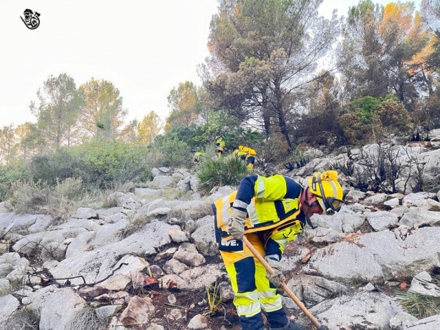 El Consell declara de interés público la actividad docente de los bomberos forestales en los centros públicos de FP