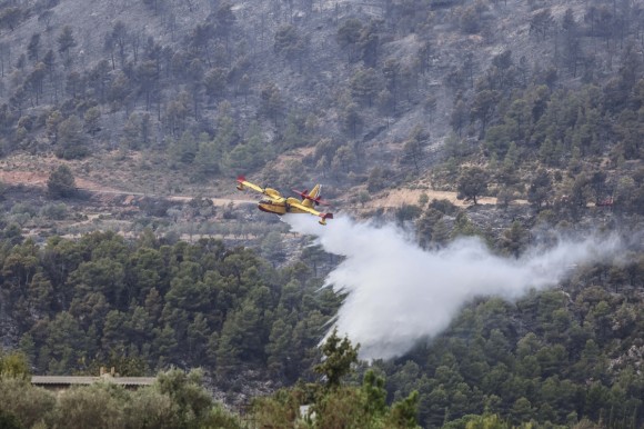 El Consell destina ayudas urgentes por el incendio de Soneja y ratifica la emergencia para restaurar la Vall