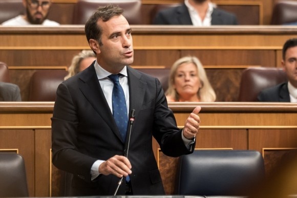 Economía se queda el control de la participación en Caixa tras cambiar el FROB y no pasará a la SEPI