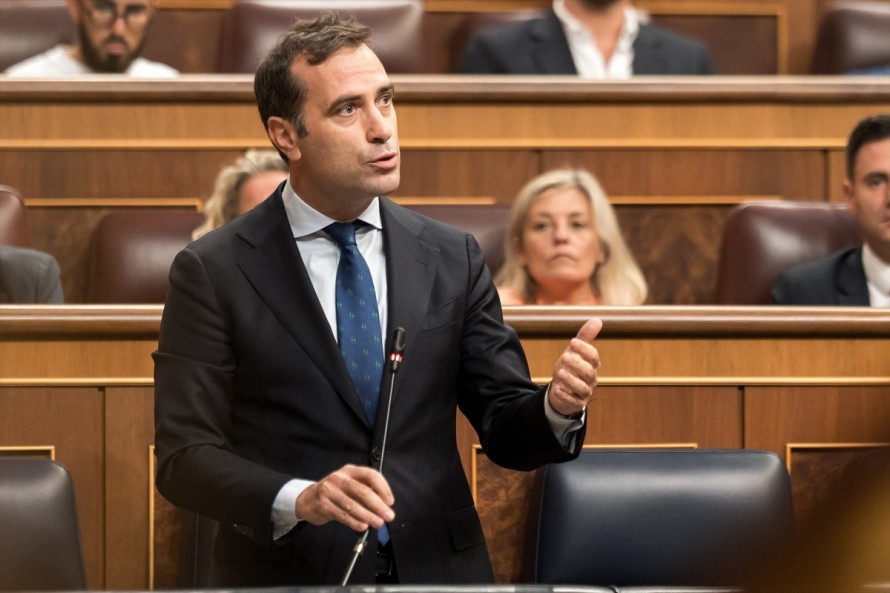 Economía se queda el control de la participación en Caixa tras cambiar el FROB y no pasará a la SEPI