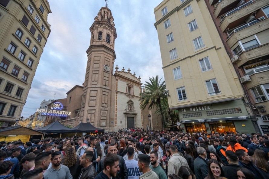 La advertencia del casal: en esta Falla me caben unos apartamentos turísticos 