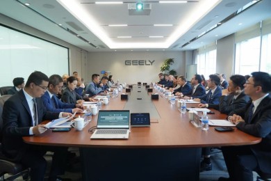 La UPV y la Generalitat abren la puerta a formación adaptada a Geely, el gigante automovilístico que llega a Almussafes