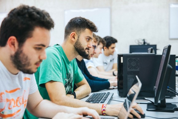 La UPCT y Grupo Fuertes reúnen a 20 estudiantes en un reto de ciberseguridad