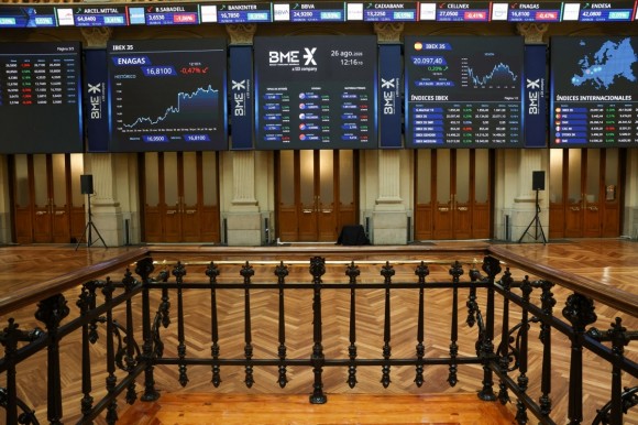 El Ibex 35 pierde un 1,64% en la semana y se queda al borde de los 19.500 puntos