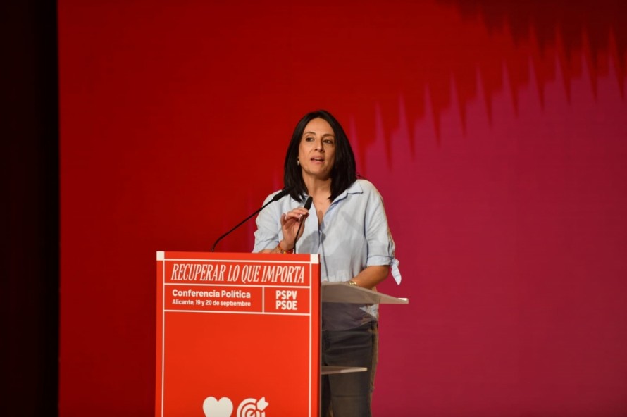 Torró (PSOE) reprocha a Vivas que siga órdenes de Feijóo: 