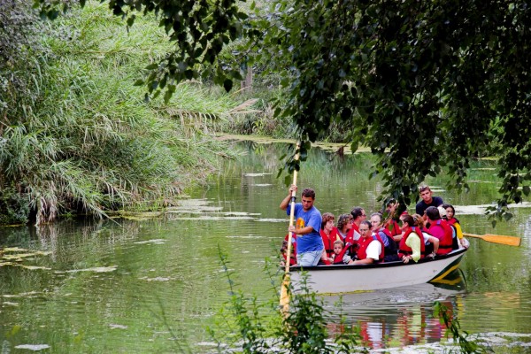Burriana recupera las excursiones y las visitas en barca al Clot de la Mare de Déu en el río Anna
