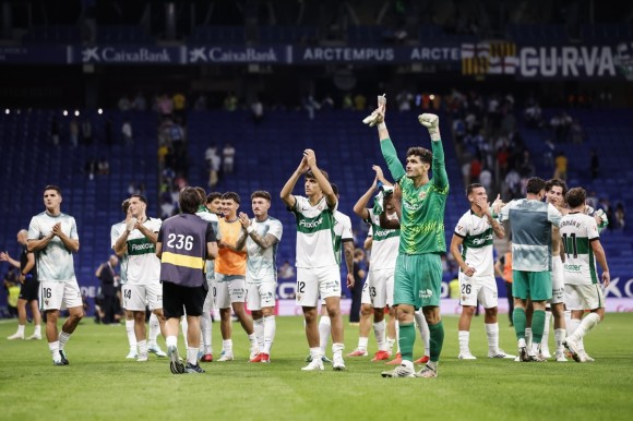 El Elche CF acalla a los cenizos con una primera victoria que refrenda la apuesta de Martín Anselmi y alimenta la historia