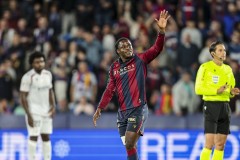 Etta Eyong, lesionado, no viajará finalmente a la concentración de Camerún