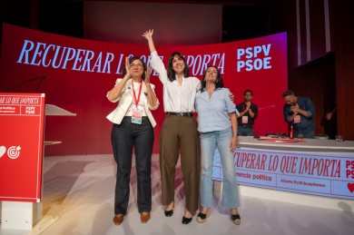 La conferencia del PSPV en la Universidad de Alicante, en imágenes