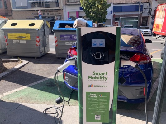 El PSOE de la Vila propone aumentar los puntos de recarga para vehículos eléctricos