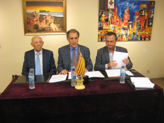 La RACV aprueba la declaración conjunta con la AVL gracias al voto de calidad del decano