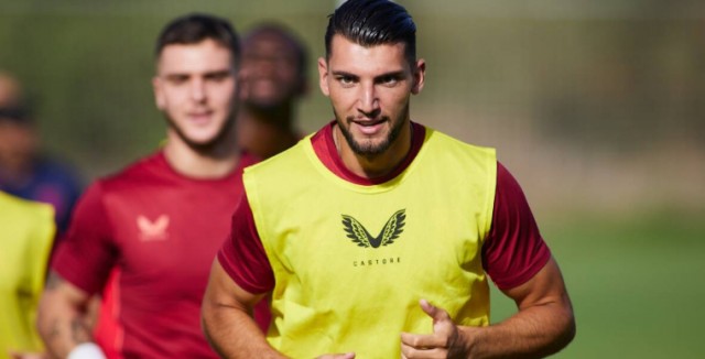 El Valencia 'calienta' el regreso de Rafa Mir
