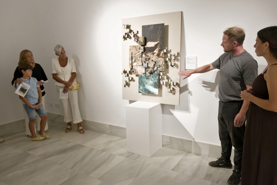 El artista galés Gareth Phillips aterriza en Benicàssim con su serie escultórica Interstates of Becoming