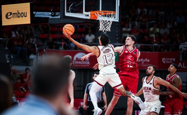 El UCAM CB se ve superado por el Casademont en Zaragoza y cierra su preparación con derrota (87-74)