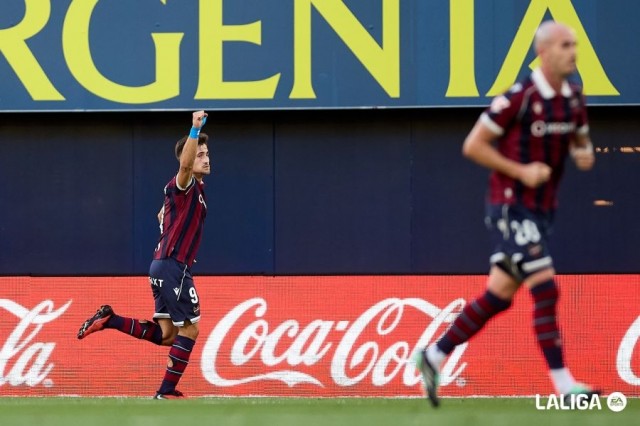 Las notas del Villarreal CF 3-1 Levante UD: El golazo de Iván Romero fue insuficiente