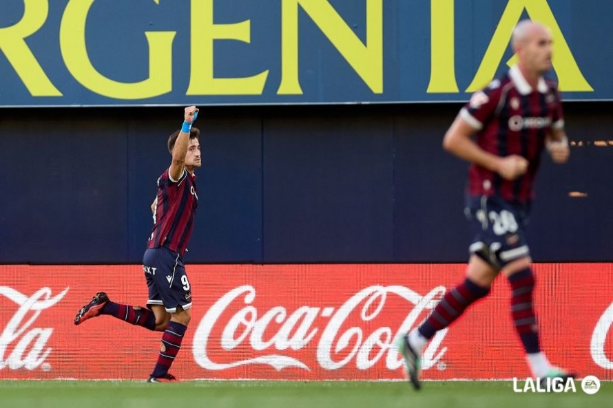 Las notas del Villarreal CF 3-1 Levante UD: El golazo de Iván Romero fue insuficiente
