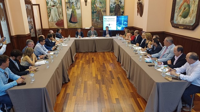 La Región aspira a crear 15.000 nuevos empleos en la industria en los próximos seis años