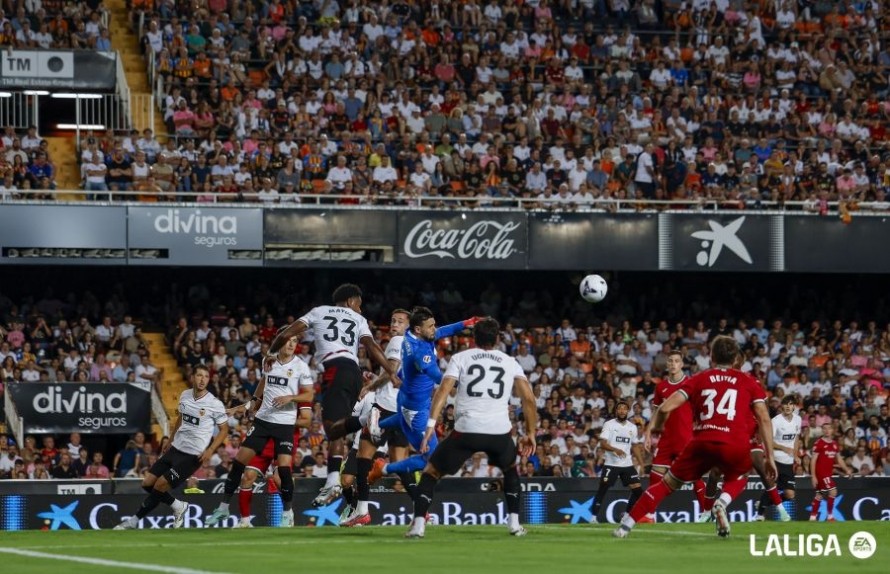 El Valencia CF sufre un castigo cruel ante la Real Sociedad