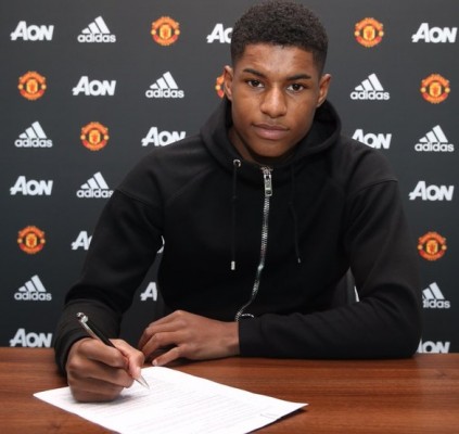 El Manchester United renueva a Rashford hasta junio de 2020