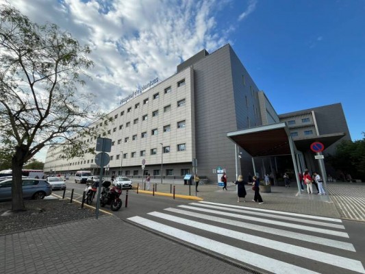 Sanidad contrata de emergencia para suministro de material en Manises a la empresa que gestionaba el laboratorio