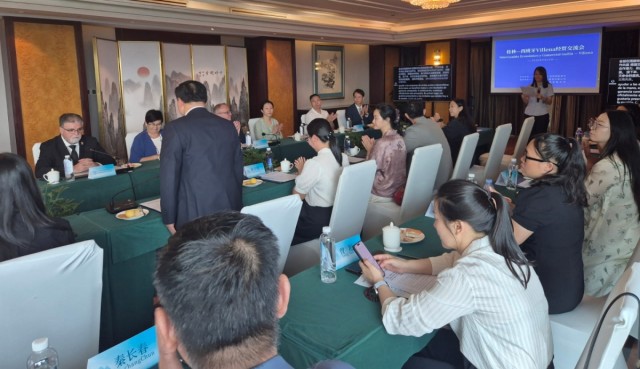 Villena busca abrir mercado en China para sus empresas agrícolas, bodegas y de alimentación