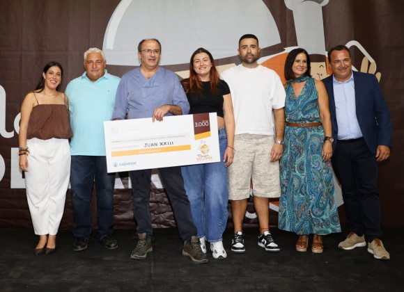 El restaurante Juan XXIII gana el II Concurso Profesional de Arroz de Sollana con «la mejor paella de “espardenyà” del mundo