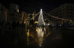 El Consell sigue con los preparativos navideños: encarga un árbol de 15 metros y actividades infantiles