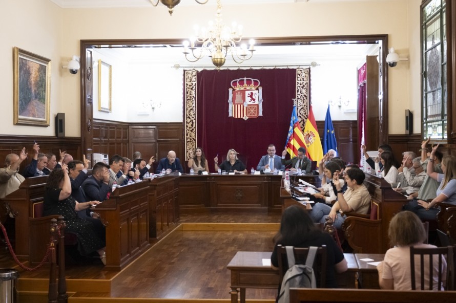 El pleno de la Diputación de Castellón inyecta 40 millones a los municipios y muestra su apoyo a Ceuta