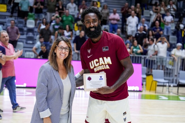 Howard Sant-Roos, del UCAM CB, se pierde el estreno liguero en Girona por una rotura fibrilar