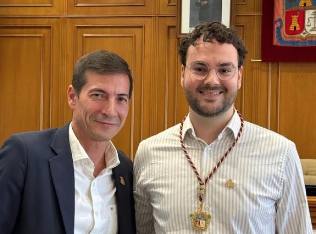 El candidato de Compromís en Burjassot toma posesión como concejal 
