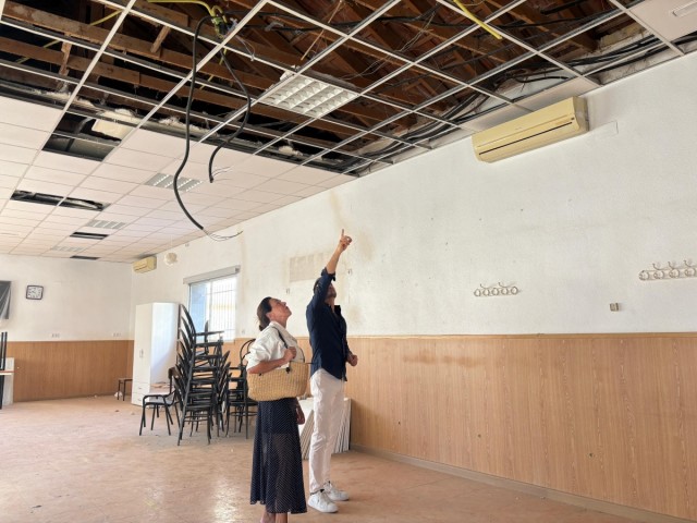 Orihuela repara la cubierta del Centro Social de La Murada para recuperar el uso de las instalaciones