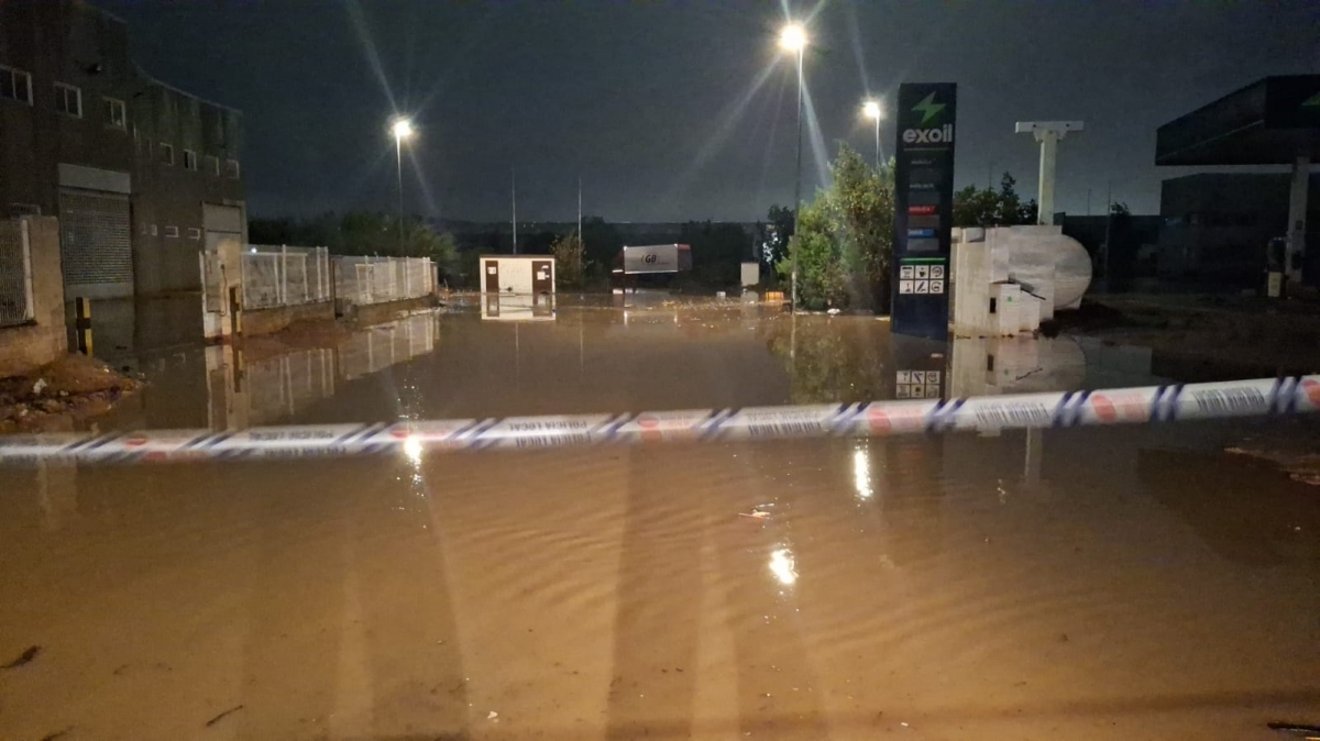 Imagen de archivo del polígono de Riba-roja inundado por las lluvias. - Foto: EUROPA PRESS Imagen de archivo del polígono de Riba-roja inundado por las lluvias.