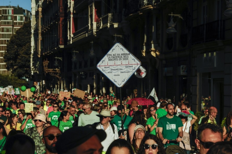 Los sindicatos educativos se manifestarán por el 9 d'Octubre y preparan movilizaciones para todo el curso