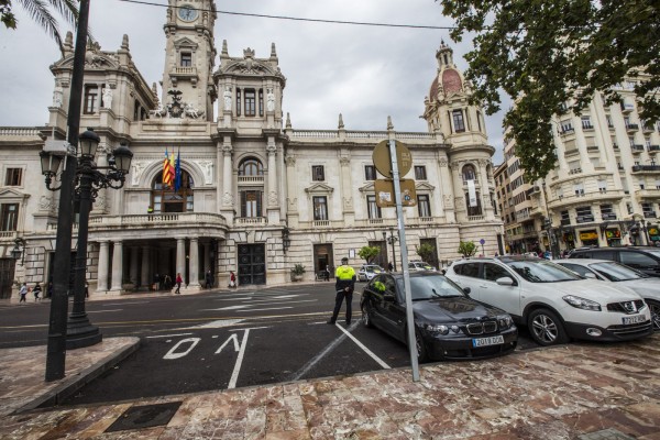 Grezzi acaba con los privilegios en el parking autorizado
