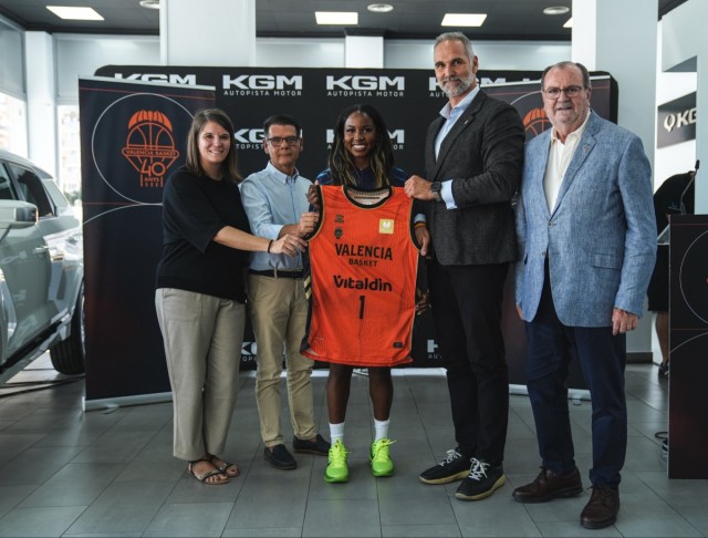 Alexis Peterson-Smalls, presentada como nueva jugadora de Valencia Basket