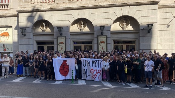 Las artes escénicas estallan tras el cierre del Principal: 